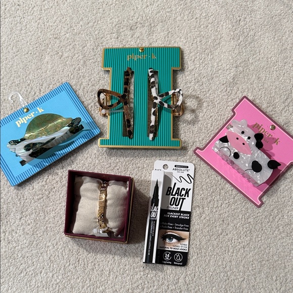 Absolute New York Other - Absolute New York Black Out Eyeliner - Black, Casino bracelet, Hairclip bundle